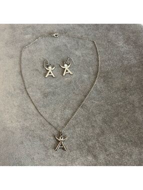 Isagenix silver tone crystal rhinestone earring necklace set